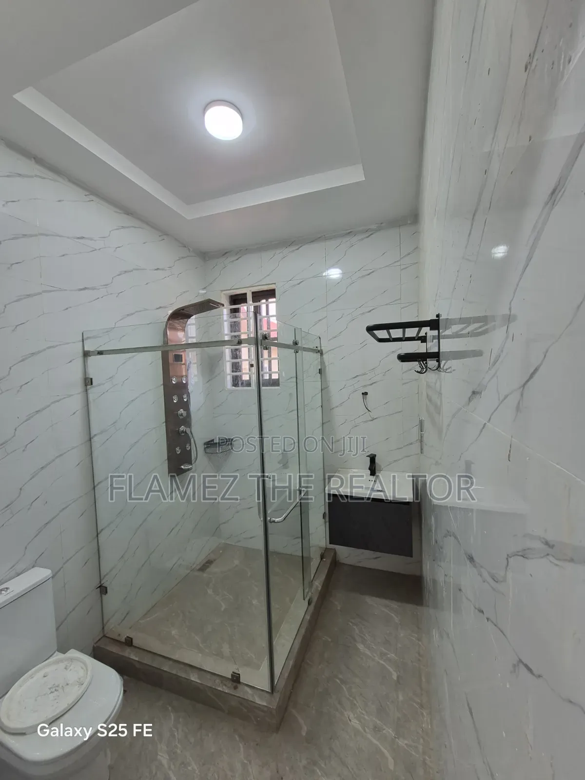 3bdrm Duplex in Koans Estate Area, Amasaman for sale