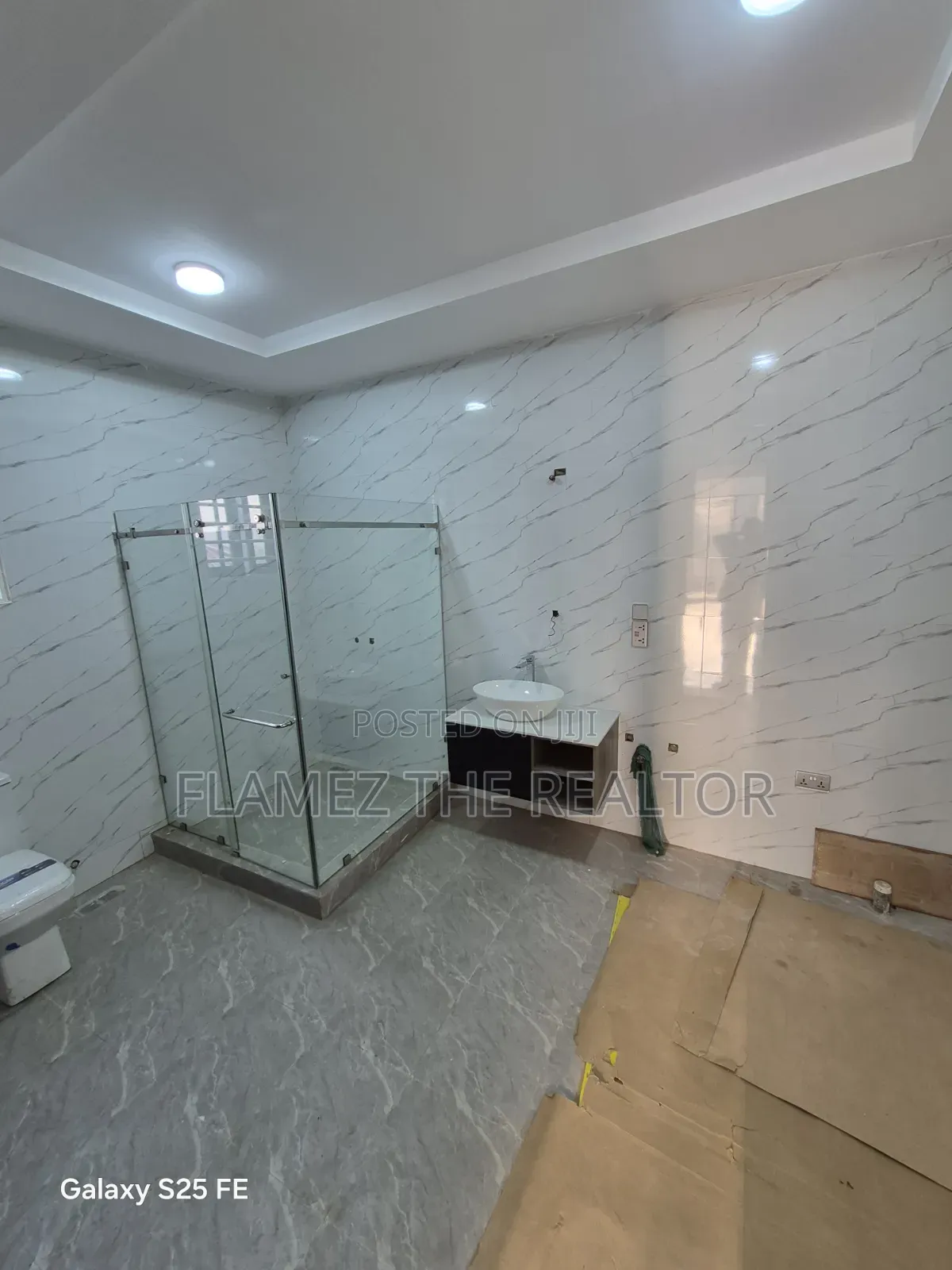 3bdrm Duplex in Koans Estate Area, Amasaman for sale
