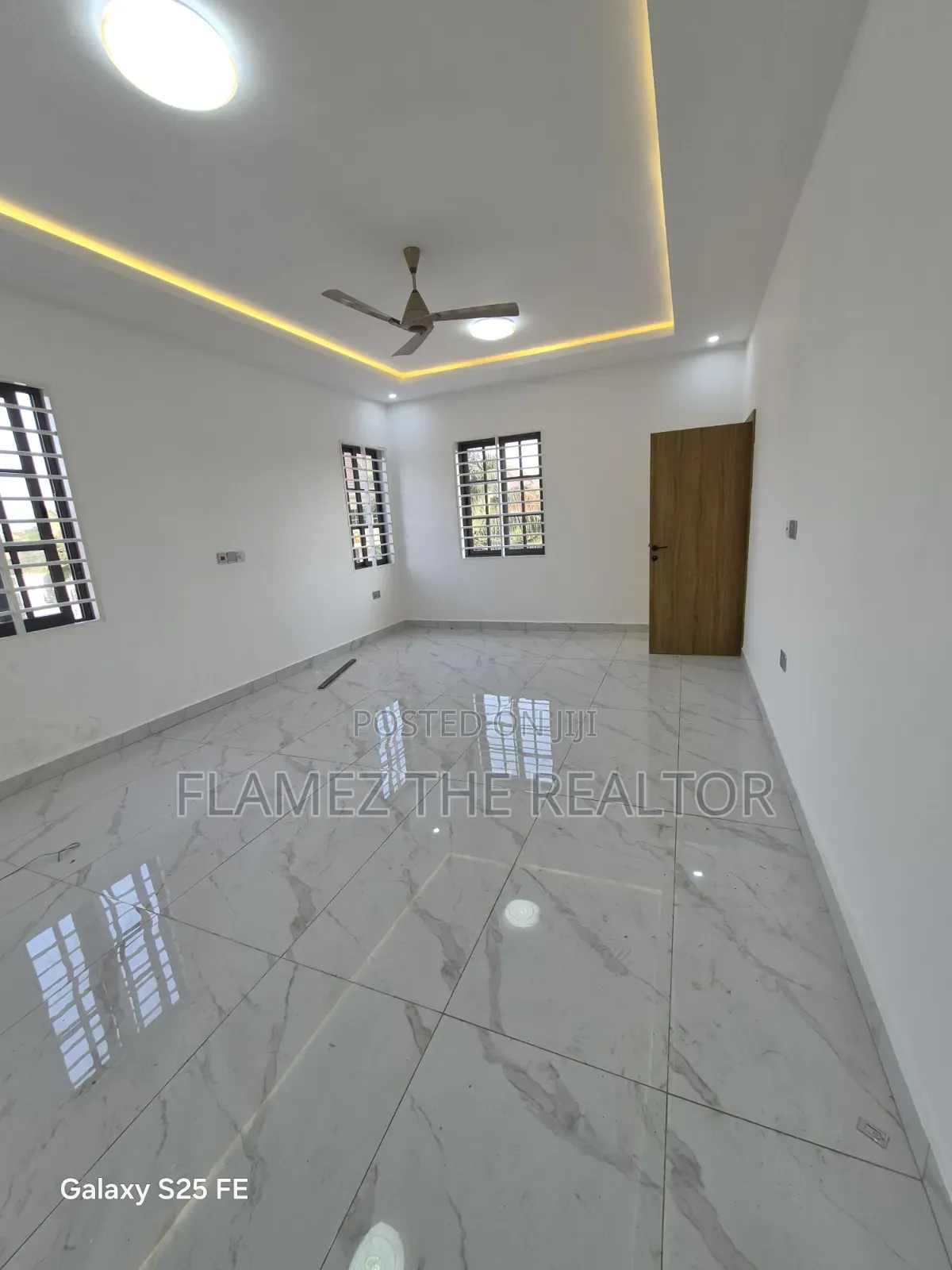 3bdrm Duplex in Koans Estate Area, Amasaman for sale