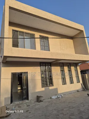 3bdrm Duplex in Koans Estate Area, Amasaman for sale