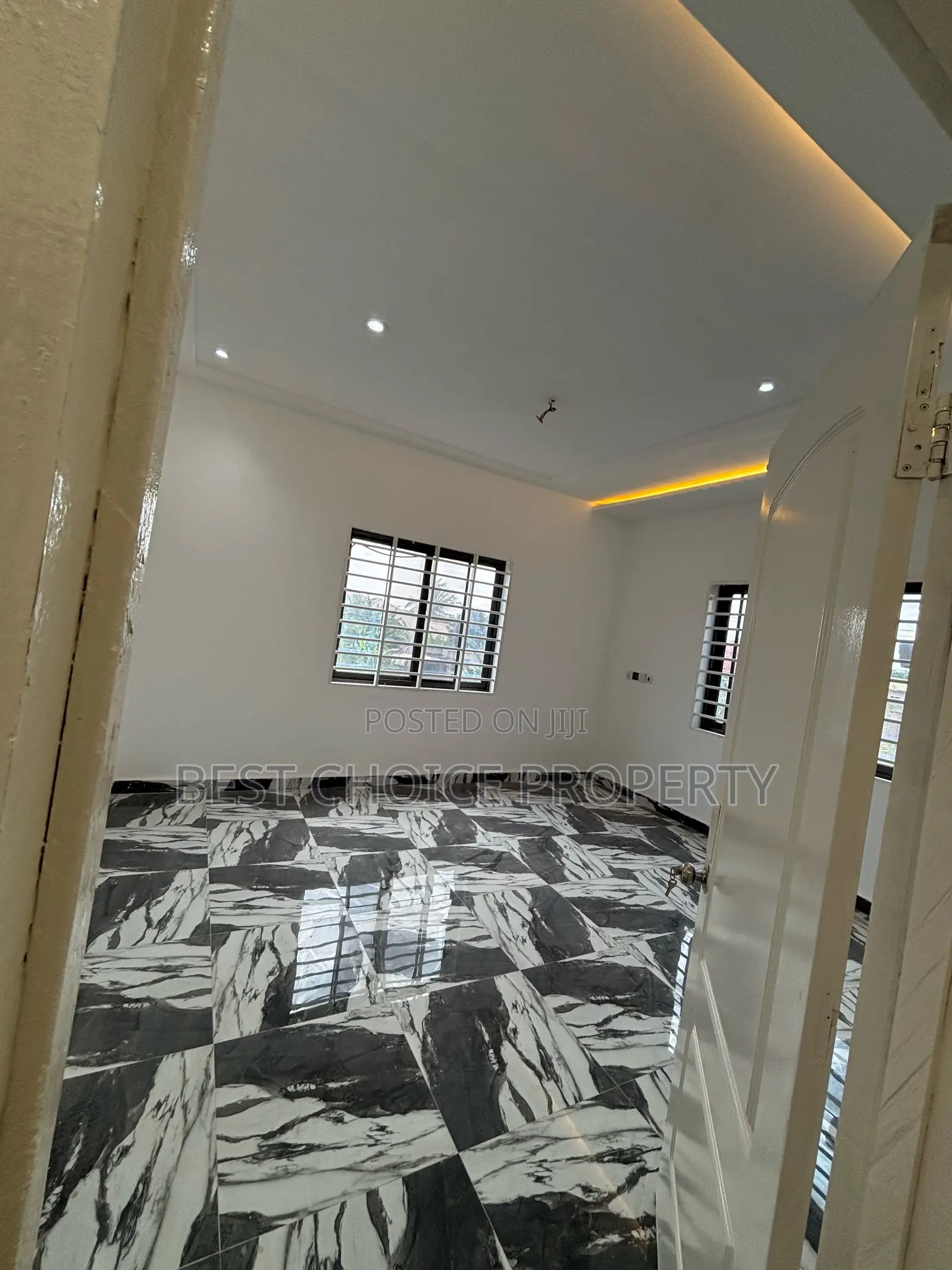 1bdrm Apartment in Community 8, Lake Side Estate for rent