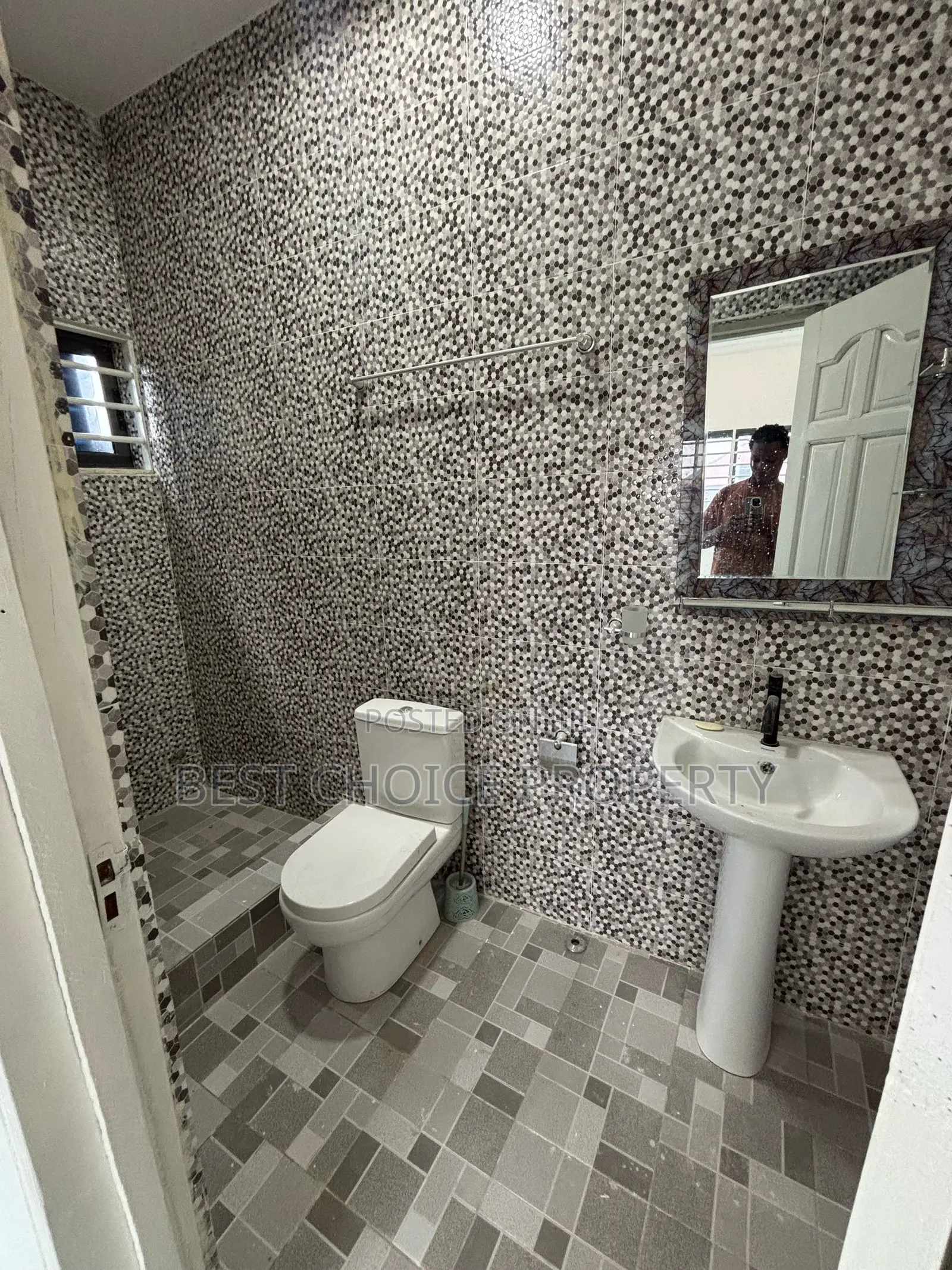 1bdrm Apartment in Community 8, Lake Side Estate for rent