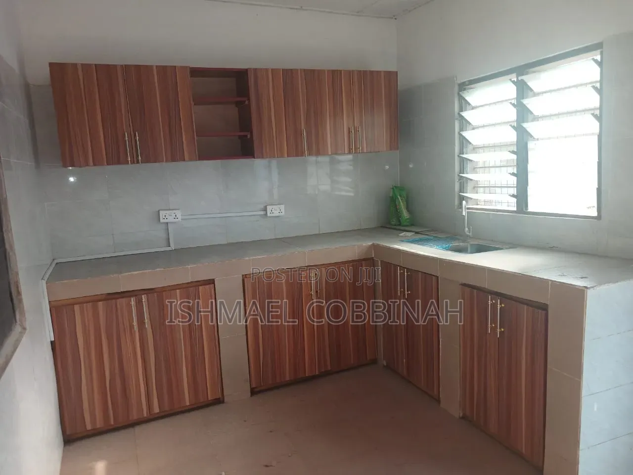 7bdrm Apartment in Ishmit Housing Hub, New Town for sale