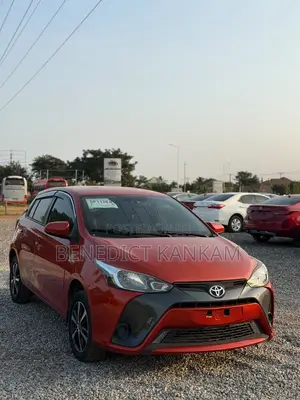 Toyota Vitz 1.3 AWD 5dr 2016 Red