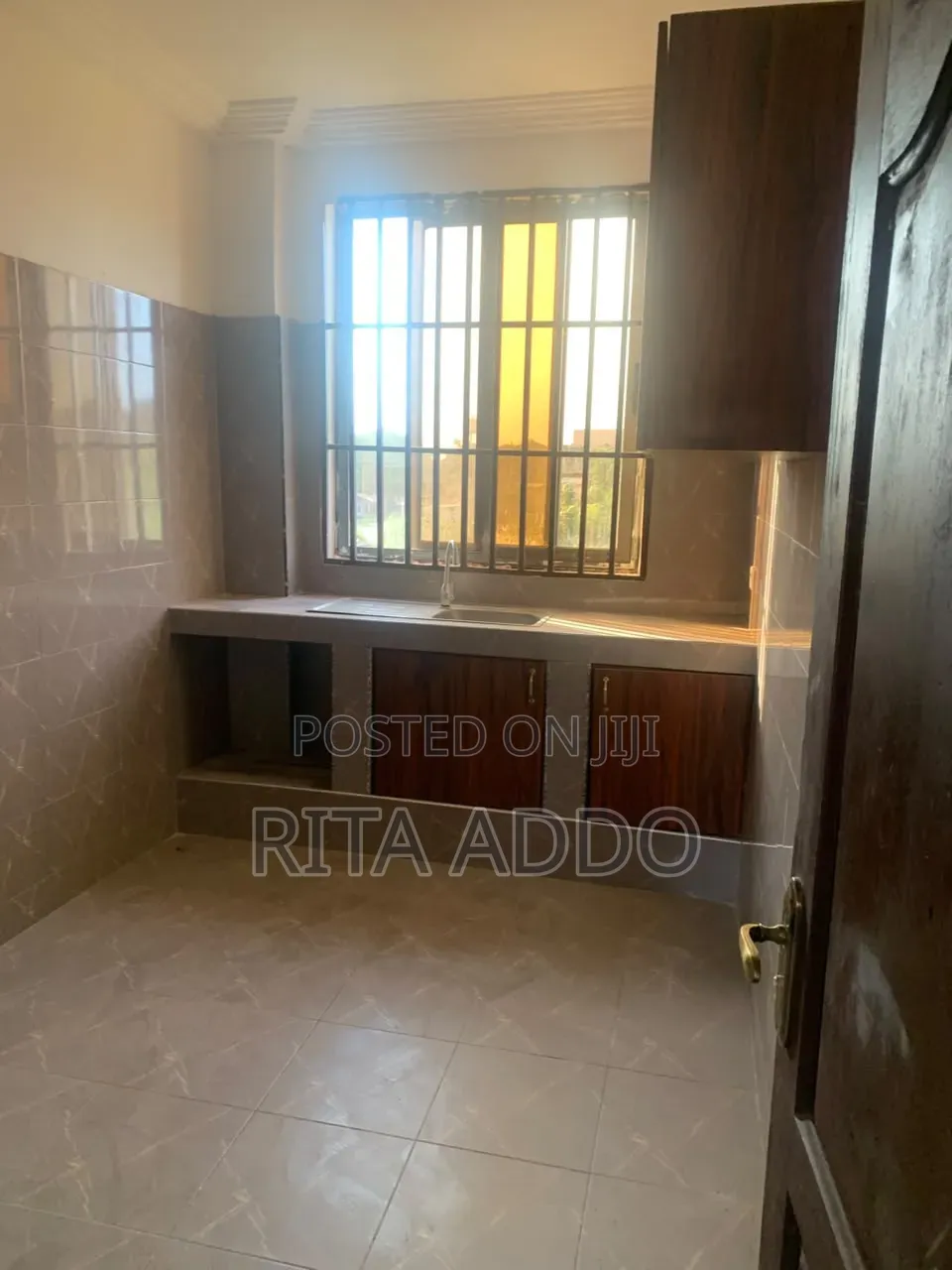2bdrm Apartment in Lakeside for rent