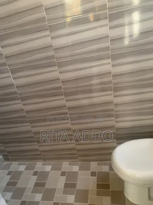 2bdrm Apartment in Lakeside for rent