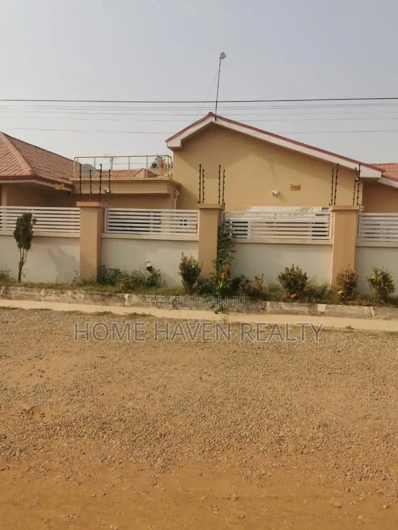 5bdrm House in Spintex Total for rent