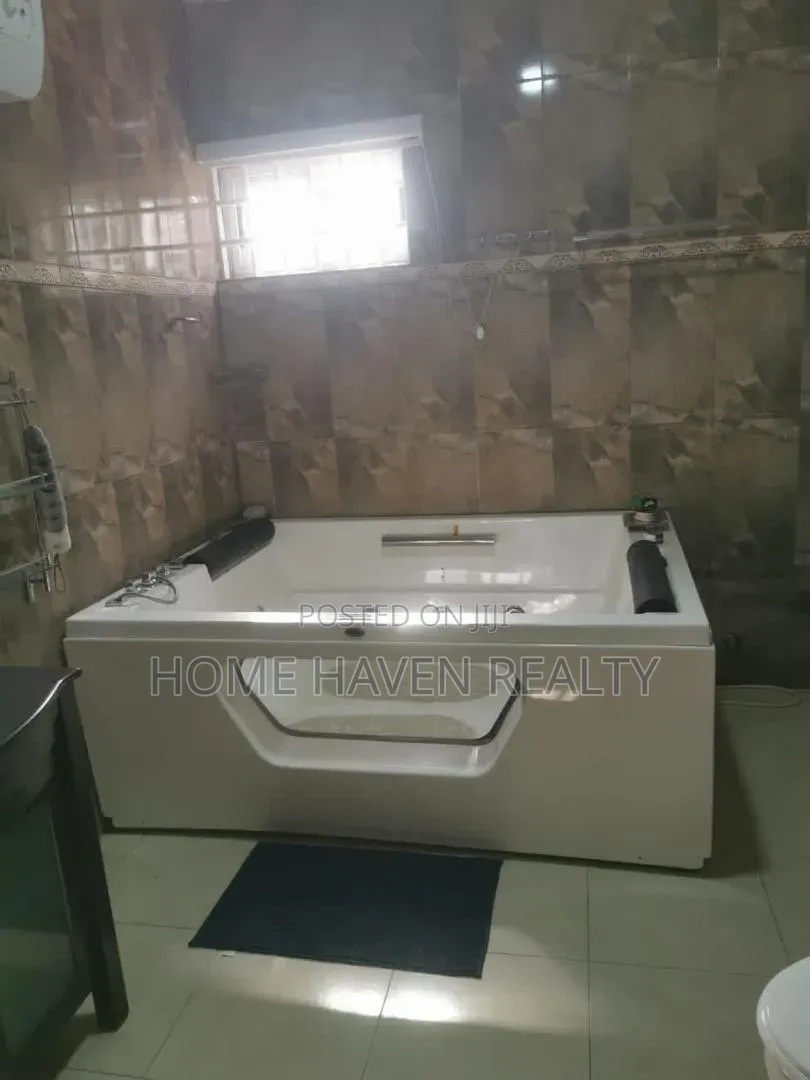 5bdrm House in Spintex Total for rent