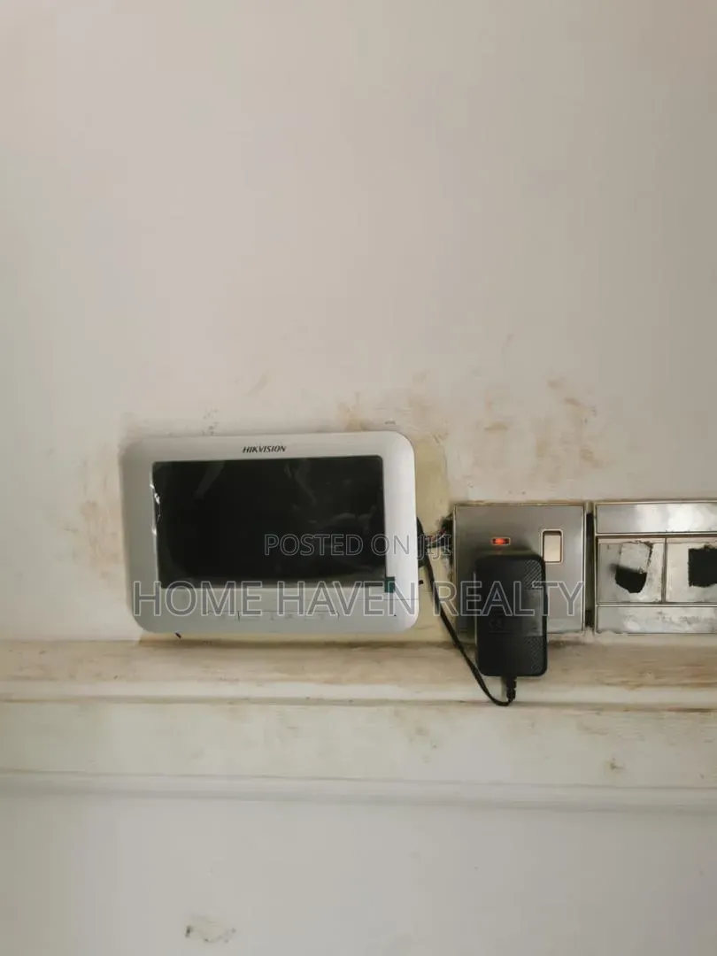 5bdrm House in Spintex Total for rent