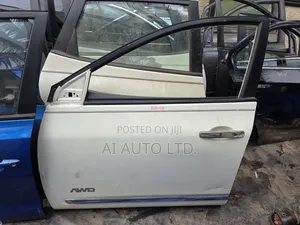 2012 Nissan Rogue Doors.