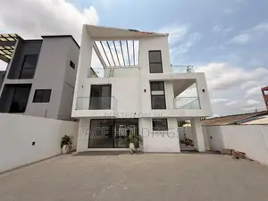 4bdrm Mansion in Adjiringanor, Adjiriganor for sale