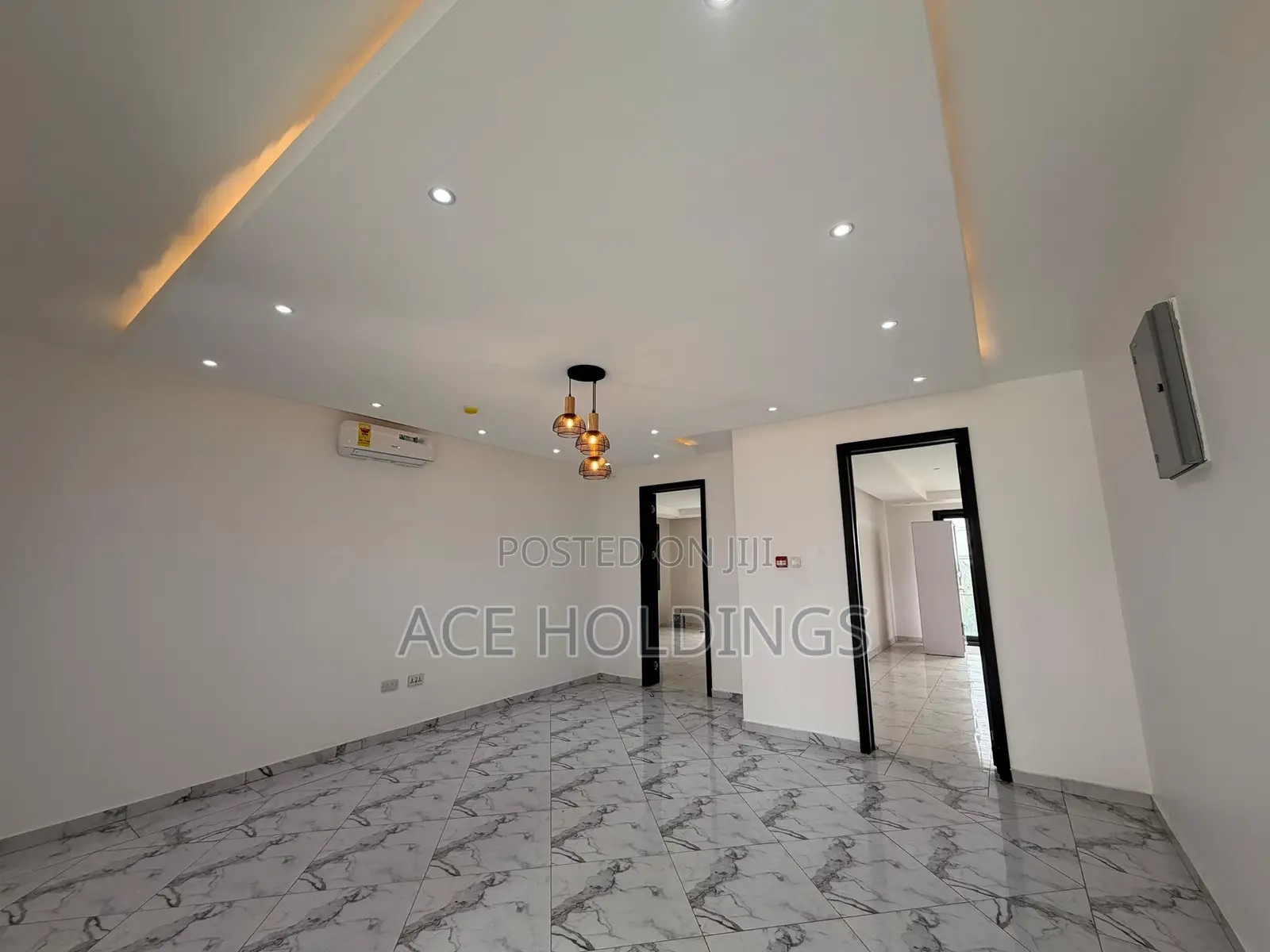 4bdrm Mansion in Adjiringanor, Adjiriganor for sale