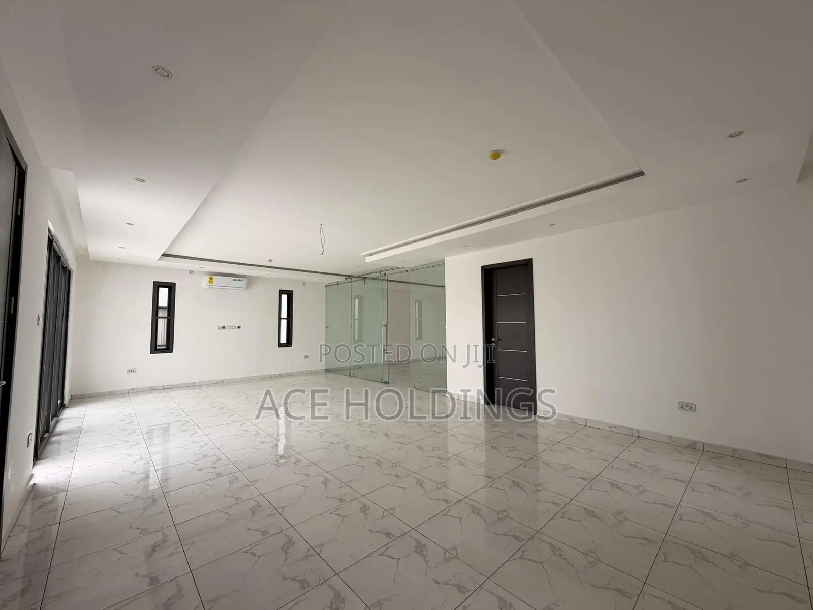 4bdrm Mansion in Adjiringanor, Adjiriganor for sale