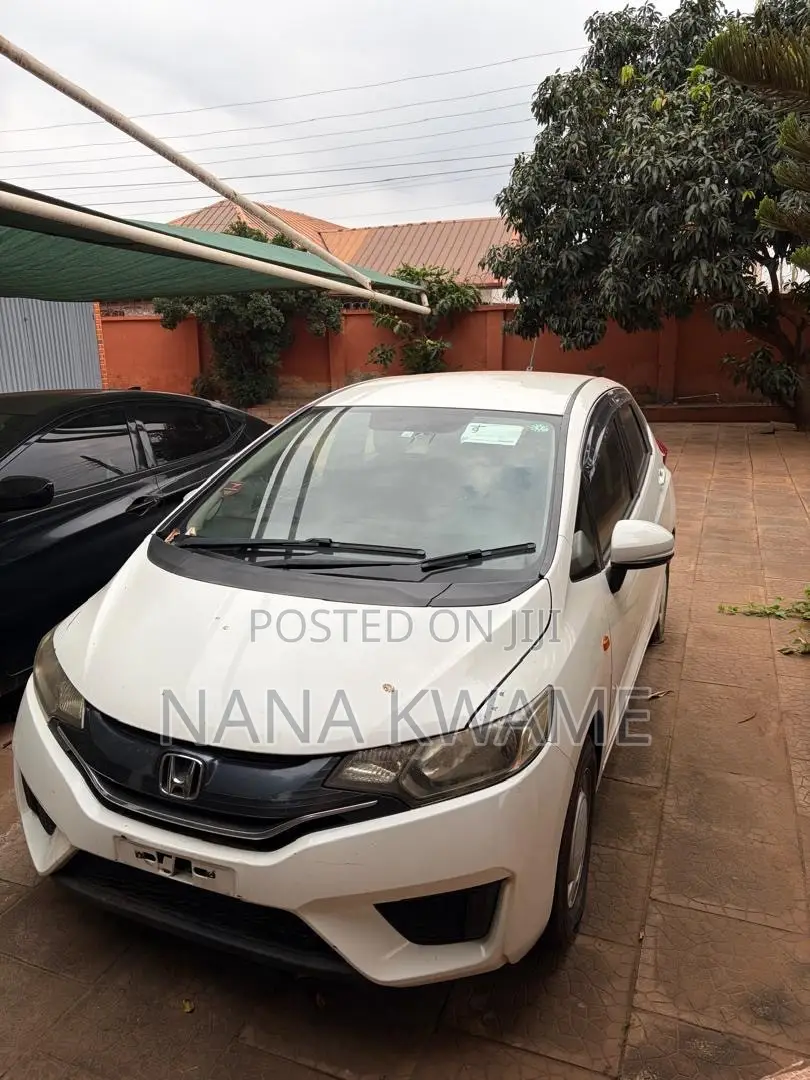 Honda Fit EX 4dr Hatchback (1.5L 4cyl 6M) 2015 White