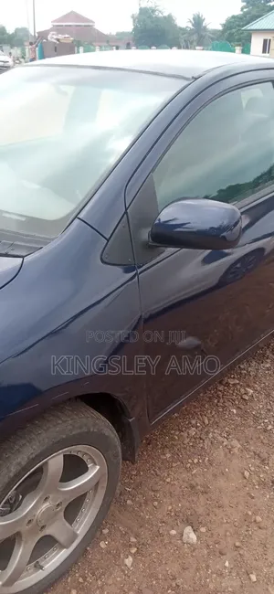 Toyota Yaris Base Sedan 4dr 2010 Blue