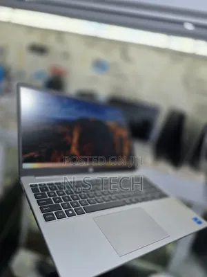 New Laptop HP 250 G10 16GB Intel Core i5 SSD 512GB