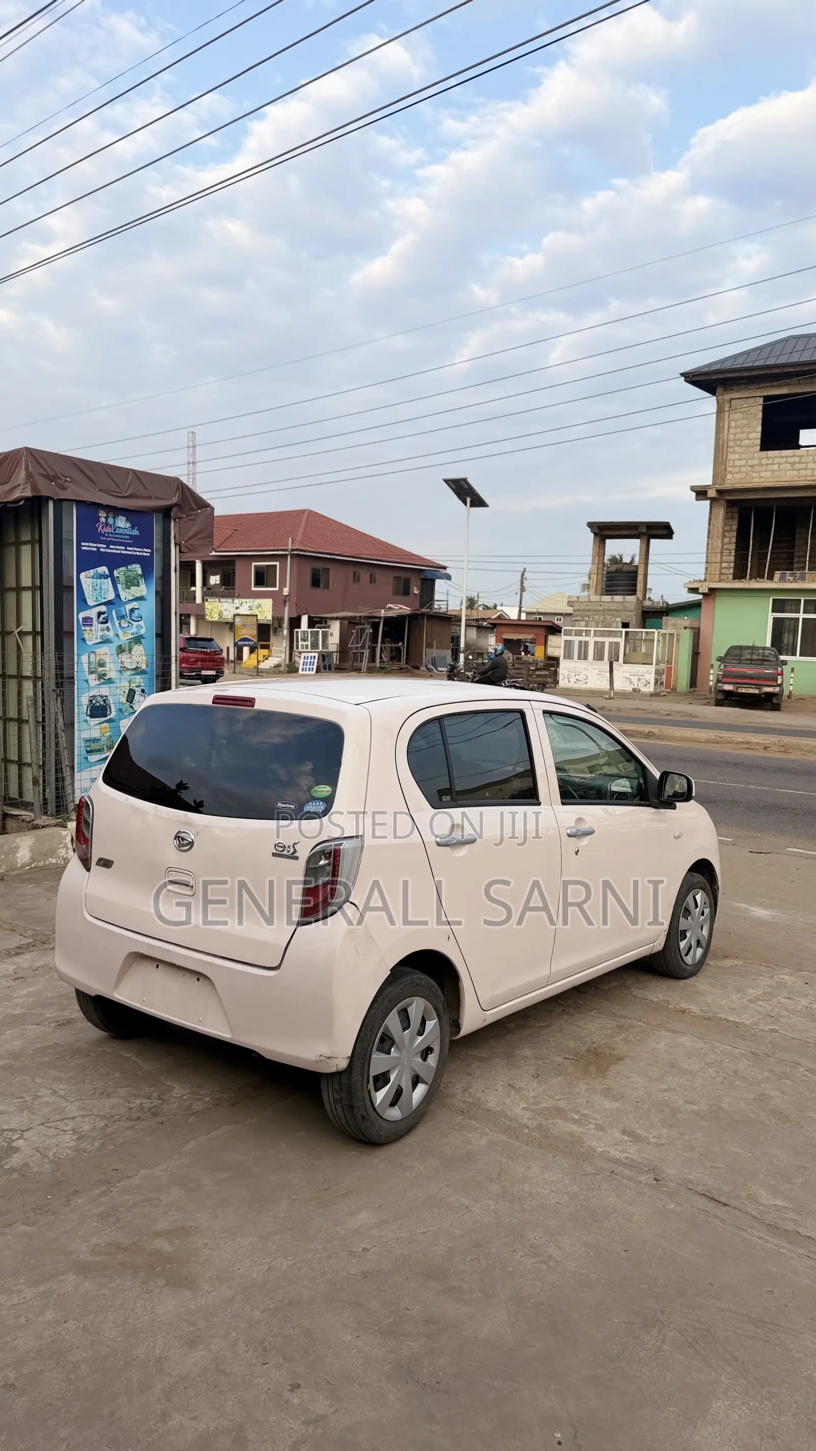 Daihatsu Mira 2013 Pink