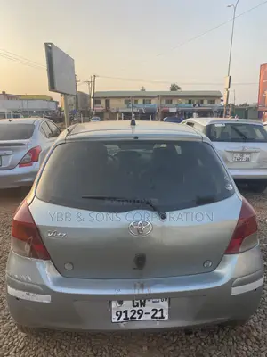 Toyota Vitz 2010 Gray