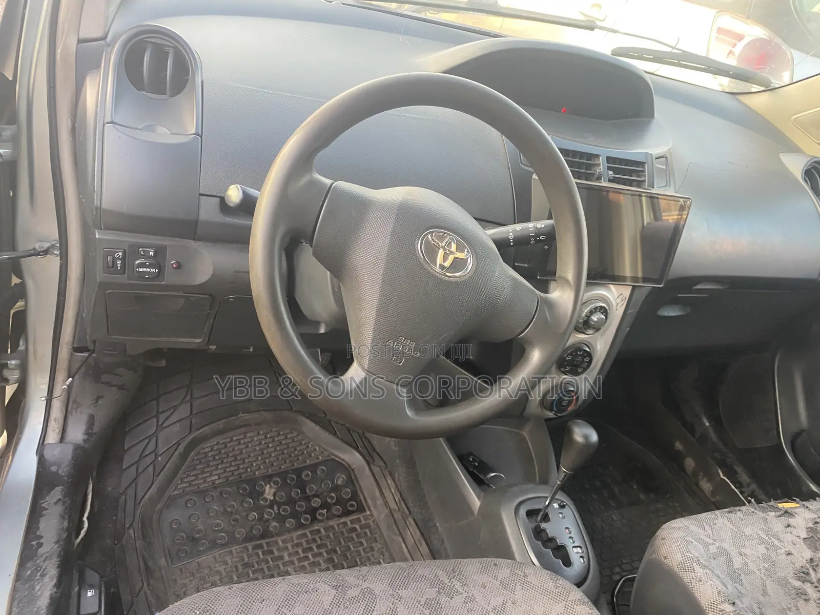 Toyota Vitz 2010 Gray