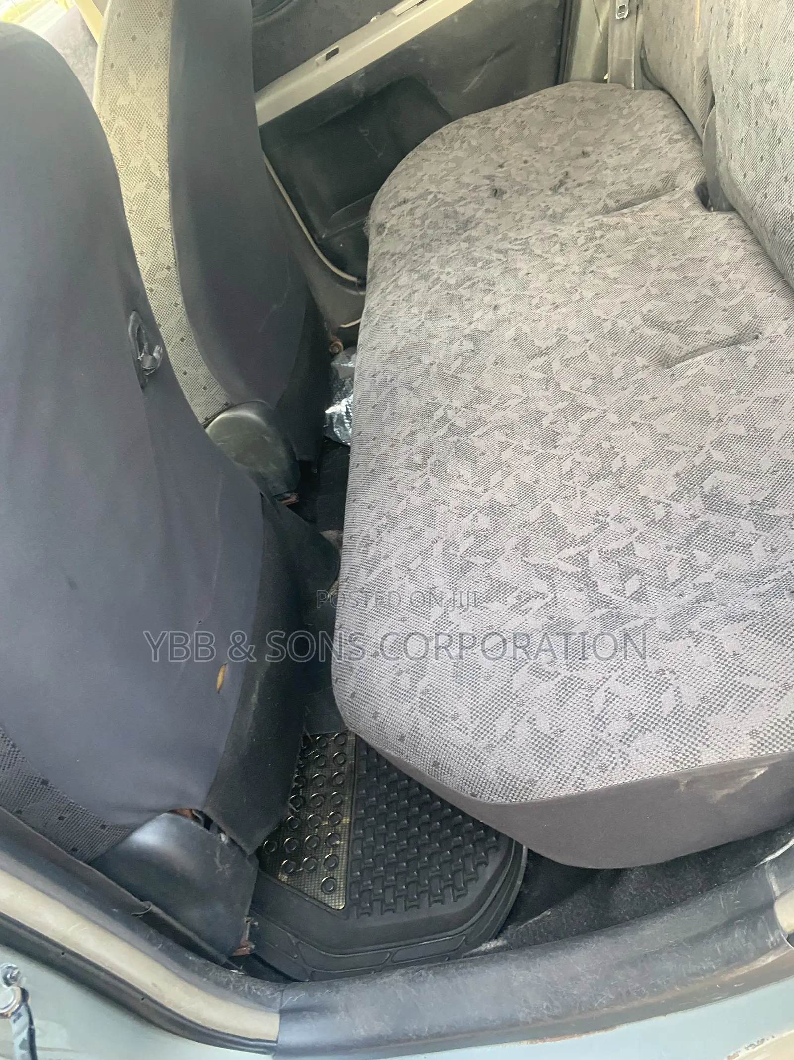 Toyota Vitz 2010 Gray