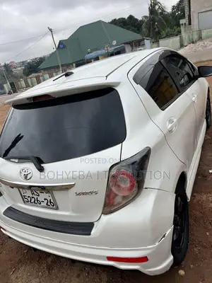 Toyota Vitz 1.5 FWD 3dr 2015 White