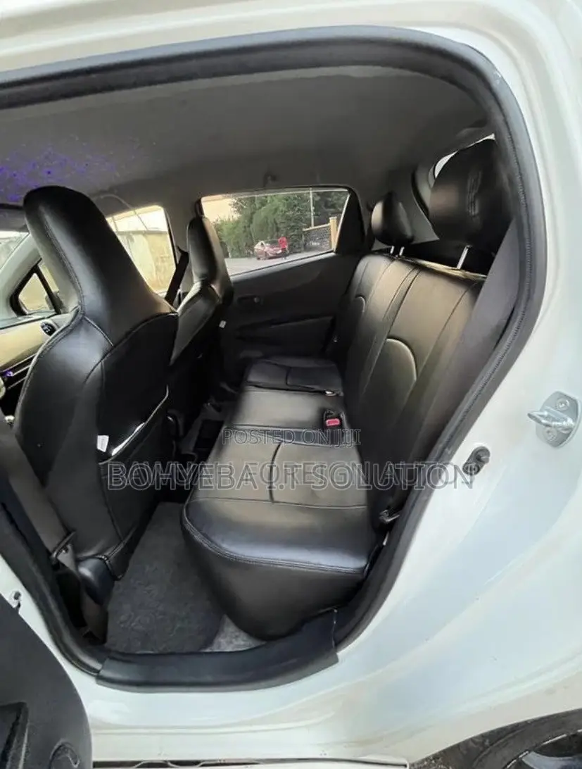 Toyota Vitz 1.5 FWD 3dr 2015 White