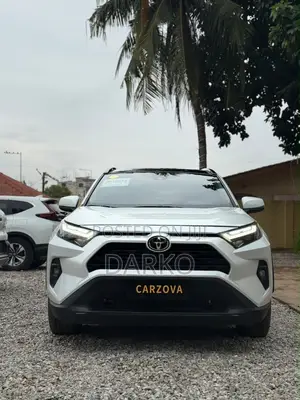 Toyota RAV4 LE 2021 White