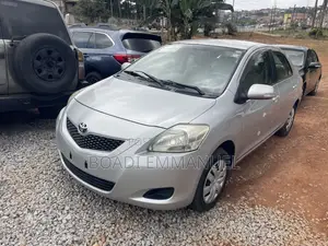 Toyota Belta 2010 Silver