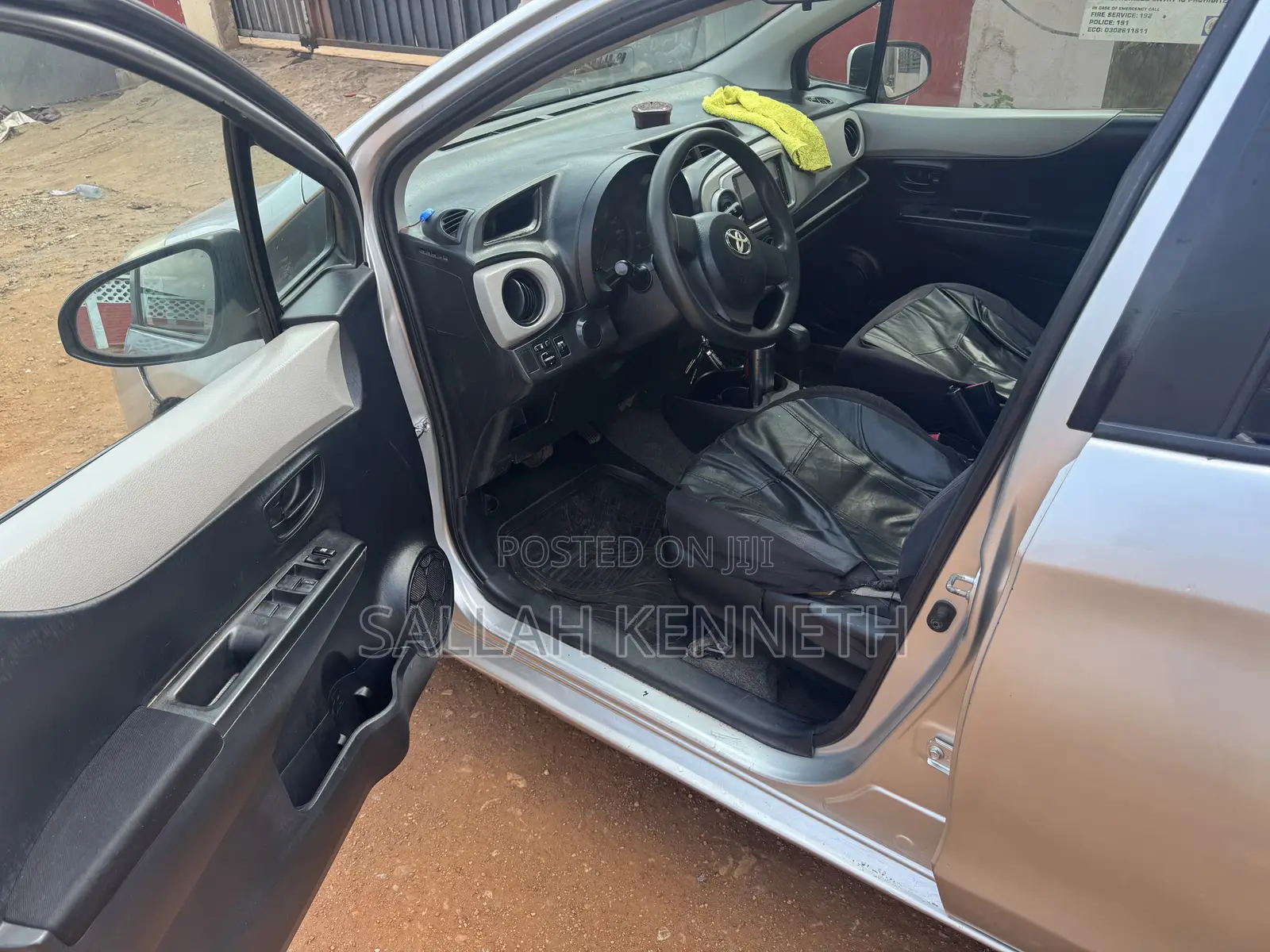 Toyota Vitz 2012 Silver