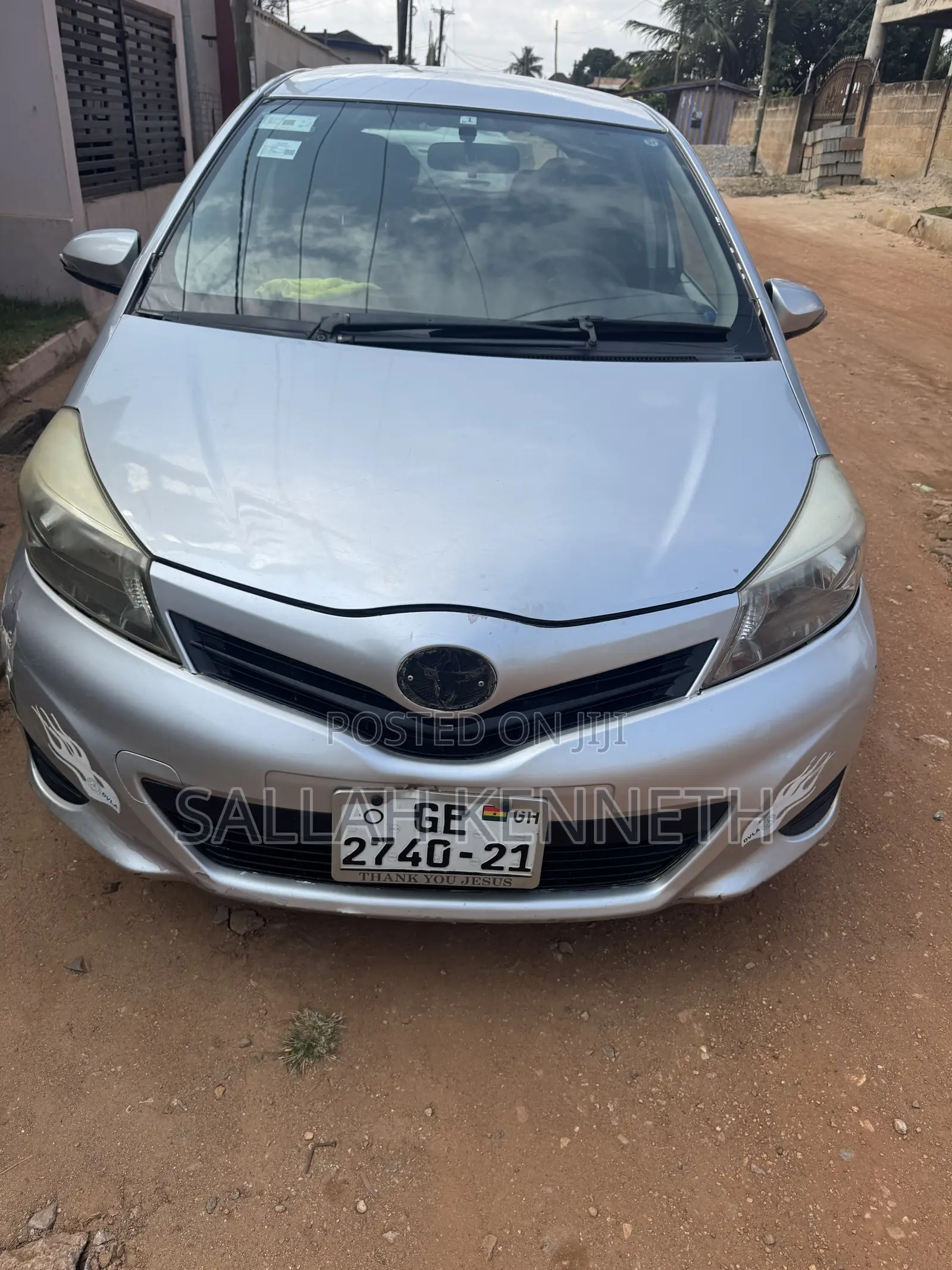 Toyota Vitz 2012 Silver