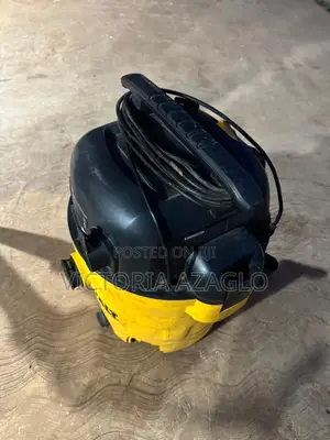 DEWALT 12-Gallon 5.5 HP Poly Wet/Dry Vacuum (Model: DXV12P