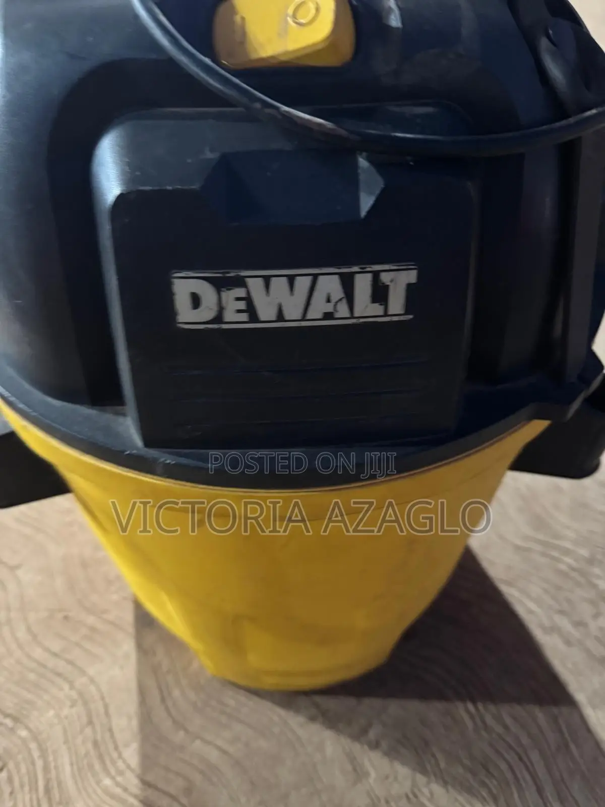 DEWALT 12-Gallon 5.5 HP Poly Wet/Dry Vacuum (Model: DXV12P