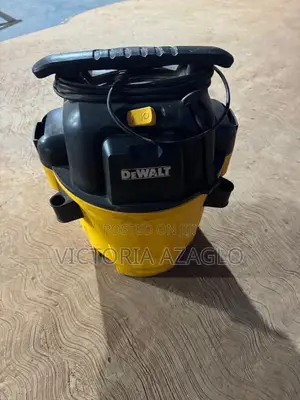 DEWALT 12-Gallon 5.5 HP Poly Wet/Dry Vacuum (Model: DXV12P
