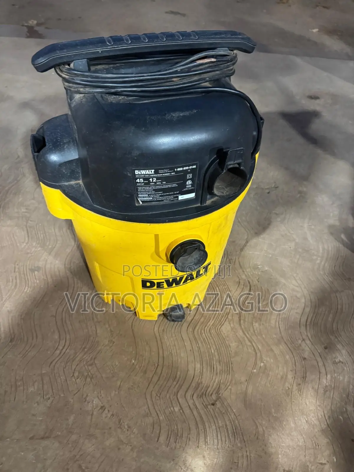 DEWALT 12-Gallon 5.5 HP Poly Wet/Dry Vacuum (Model: DXV12P