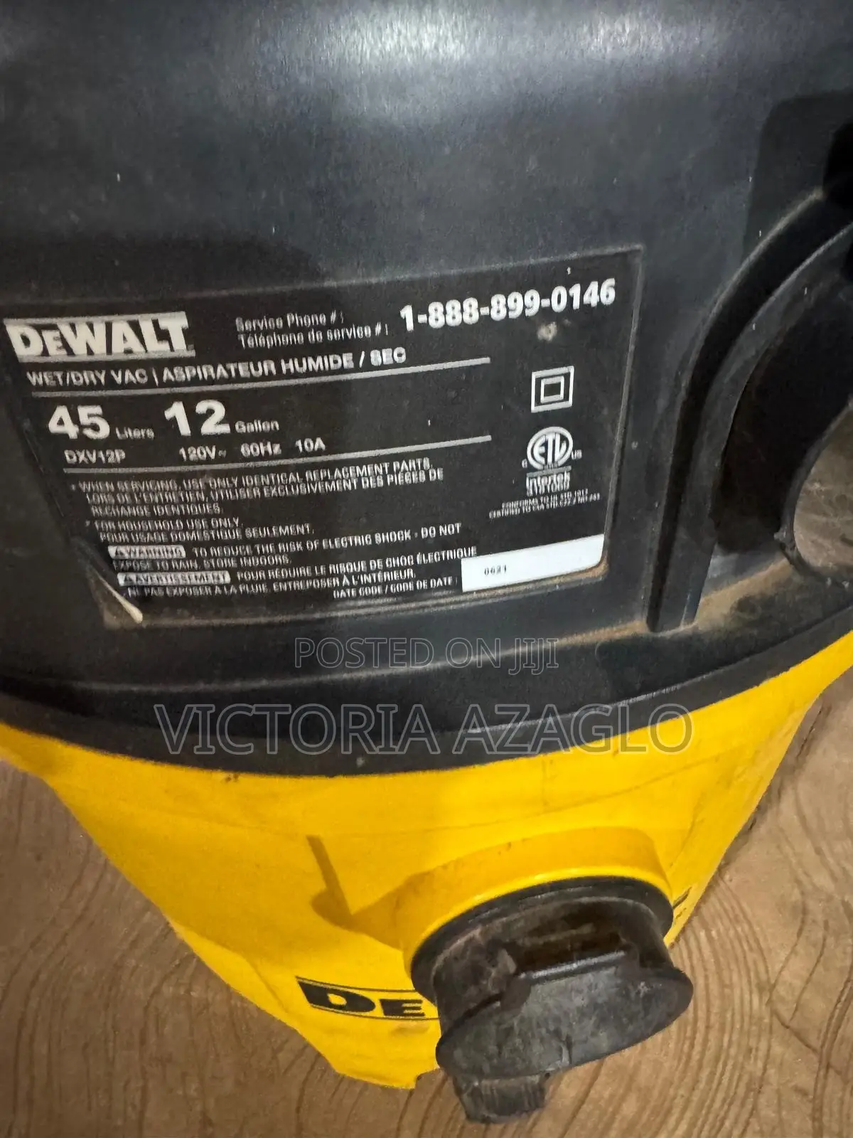 DEWALT 12-Gallon 5.5 HP Poly Wet/Dry Vacuum (Model: DXV12P