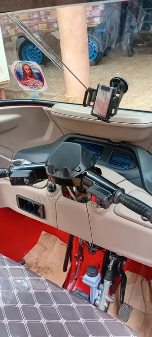 Bajaj RE 2025 Red