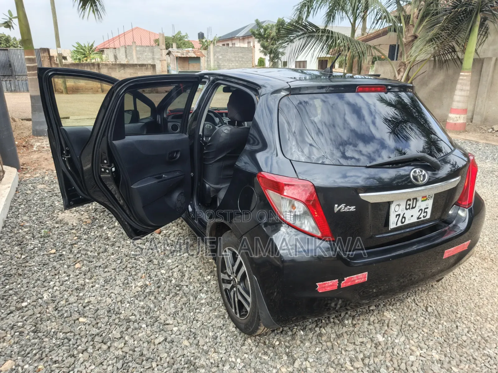 Toyota Vitz 1.3 AWD 3dr 2014 Black