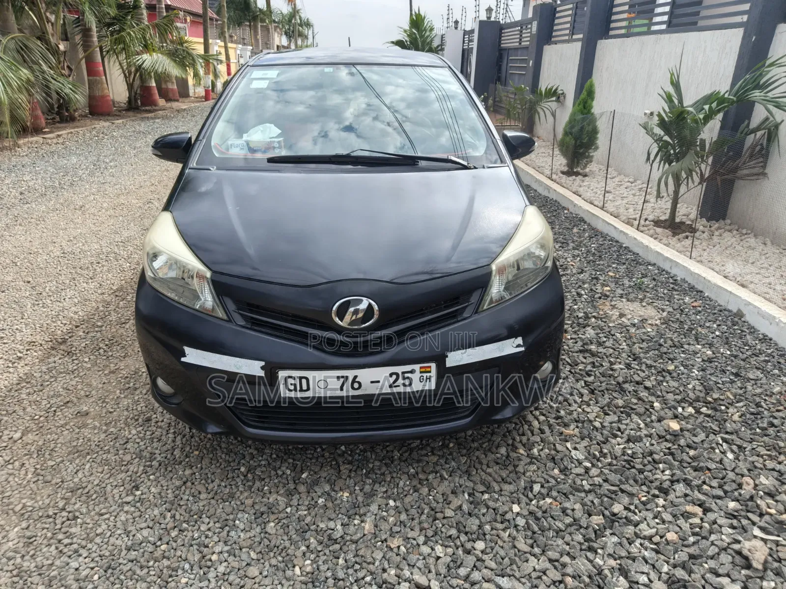 Toyota Vitz 1.3 AWD 3dr 2014 Black