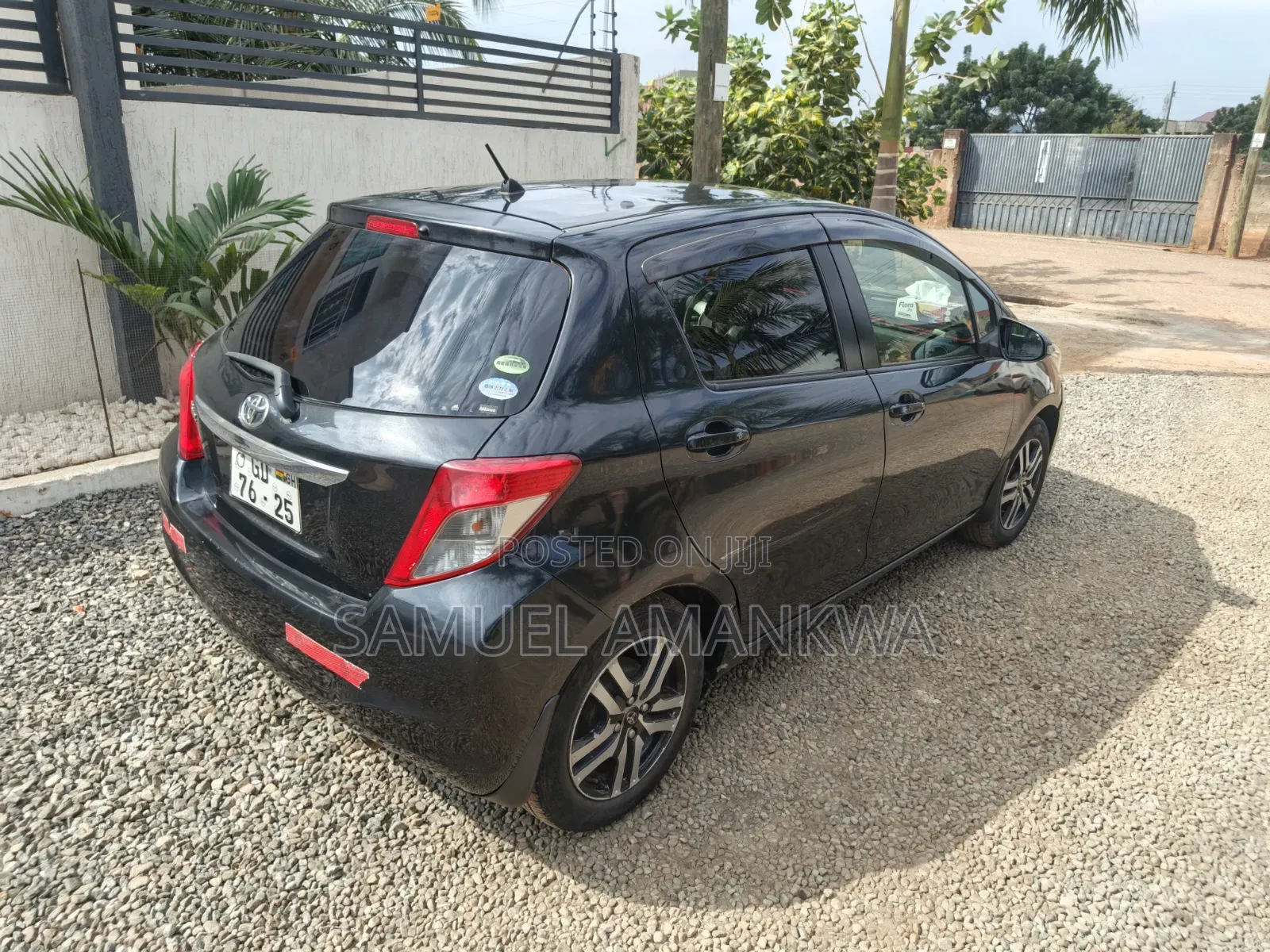 Toyota Vitz 1.3 AWD 3dr 2014 Black