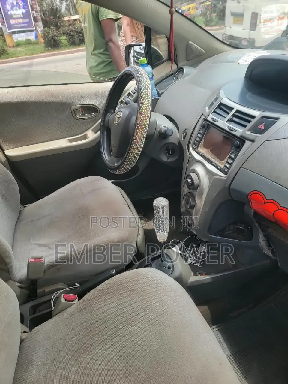 Toyota Vitz 2010 Silver