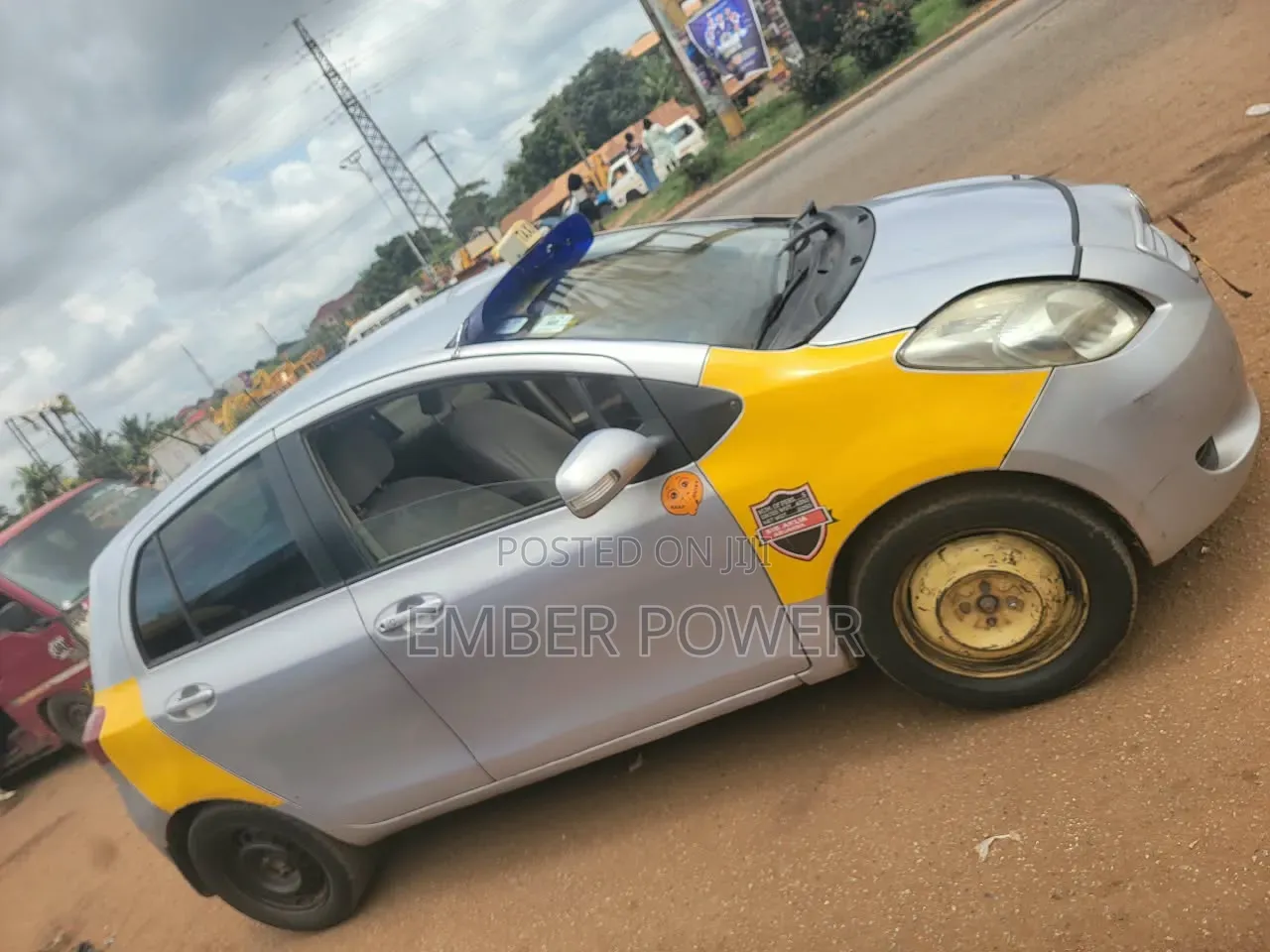 Toyota Vitz 2010 Silver