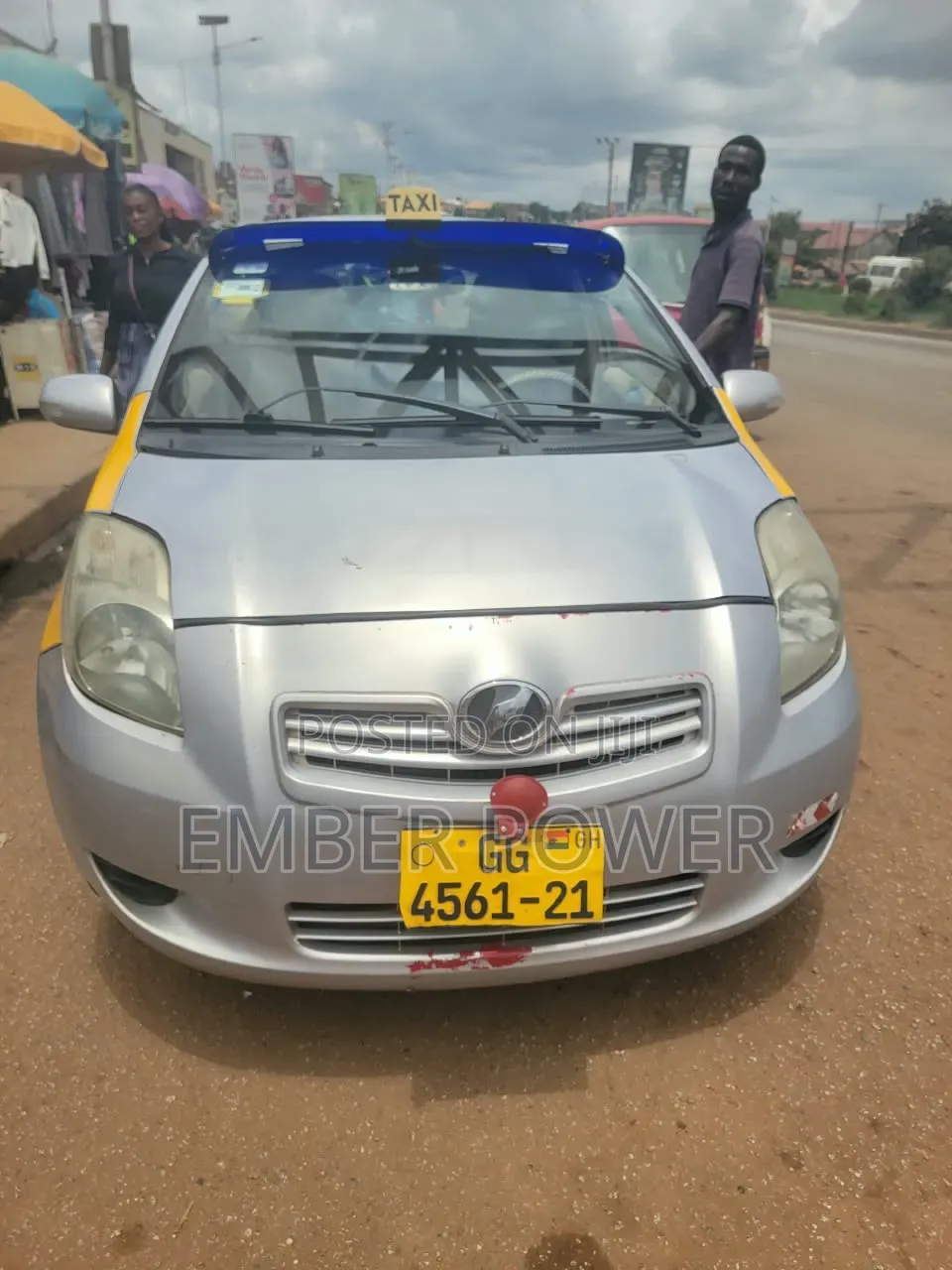 Toyota Vitz 2010 Silver