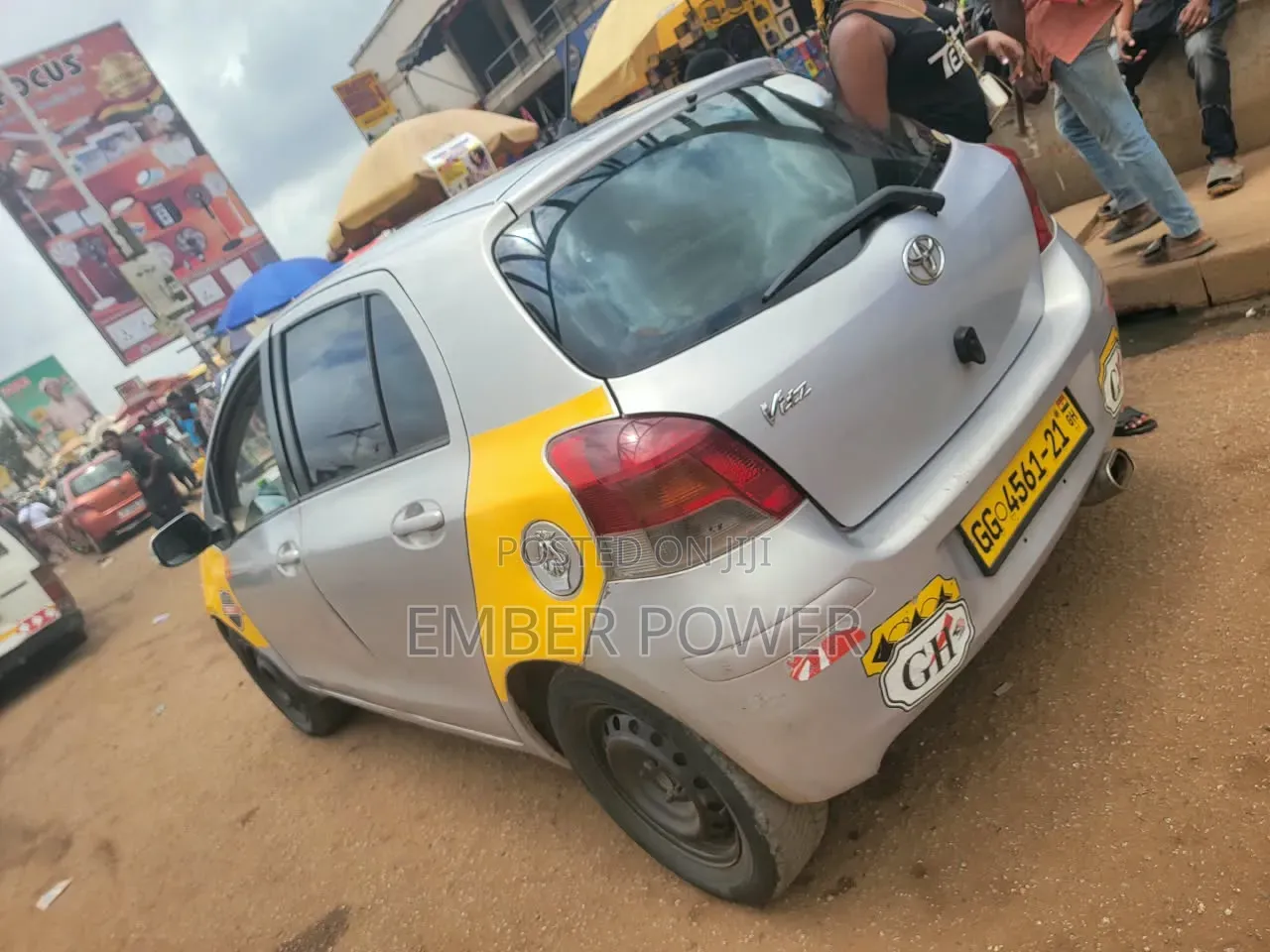 Toyota Vitz 2010 Silver