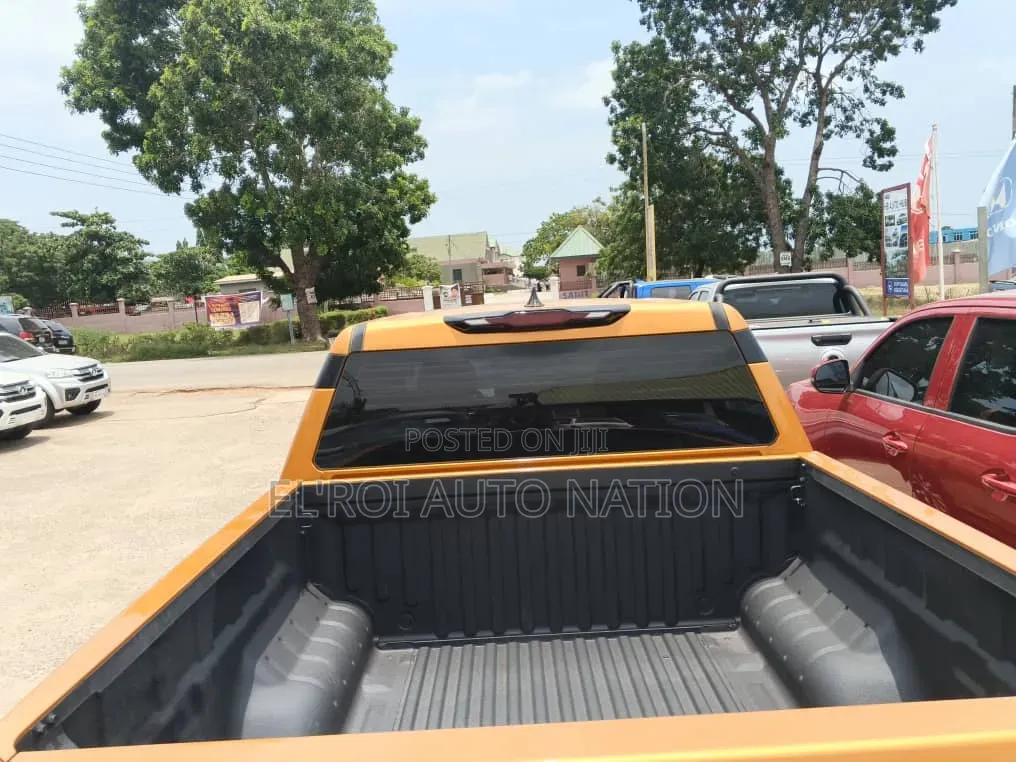 New Nissan Z9 2025 Yellow