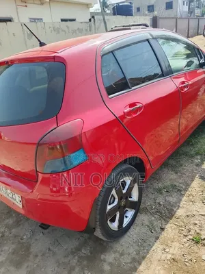 Toyota Vitz 1.0 FWD 3dr 2009 Red
