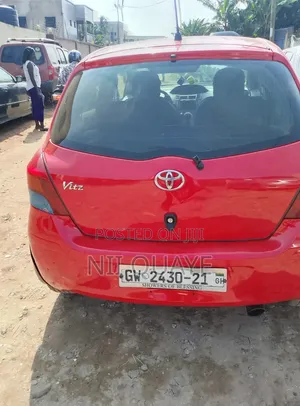 Toyota Vitz 1.0 FWD 3dr 2009 Red