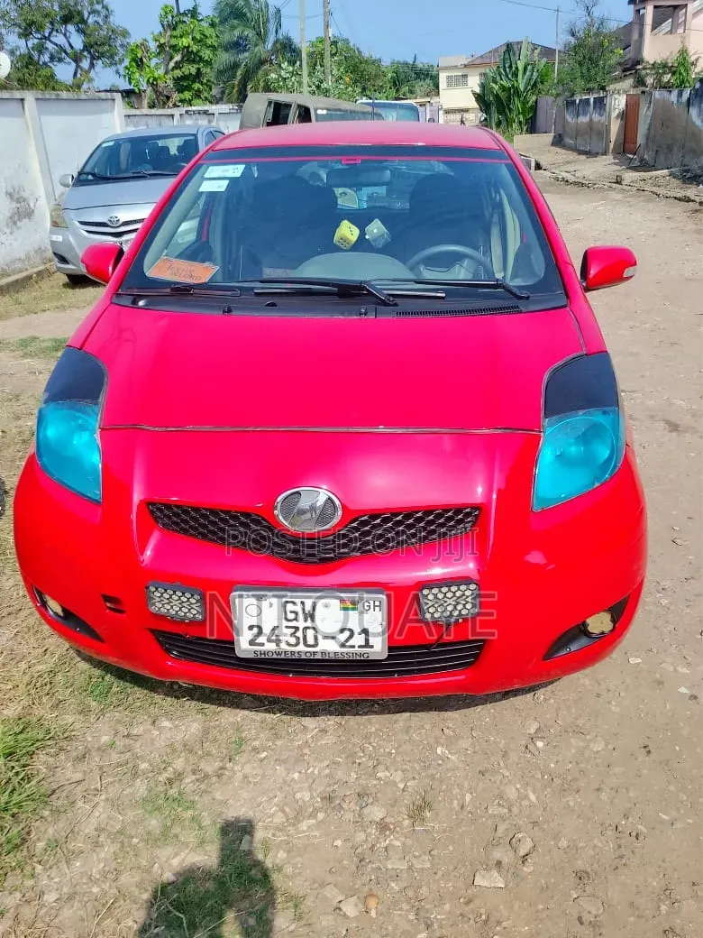 Toyota Vitz 1.0 FWD 3dr 2009 Red