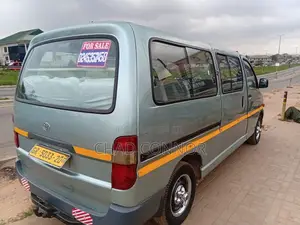 Toyota HiAce 2010 Green