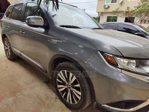 Mitsubishi Outlander SEL AWC 2019 Gray