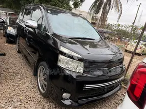 Toyota Voxy 2011 Black